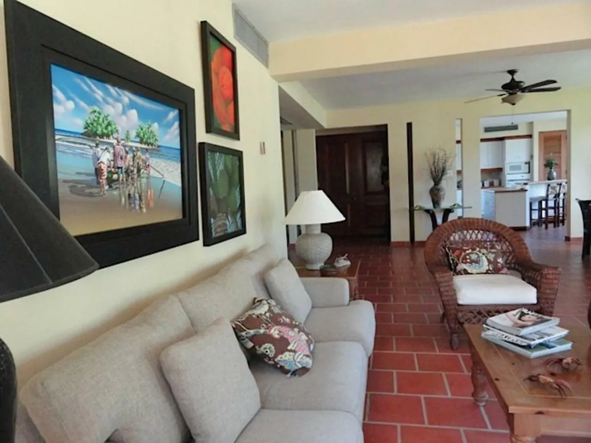 Willa Gardenia- 3BR Dorado- Ocean Views + 3 pools
